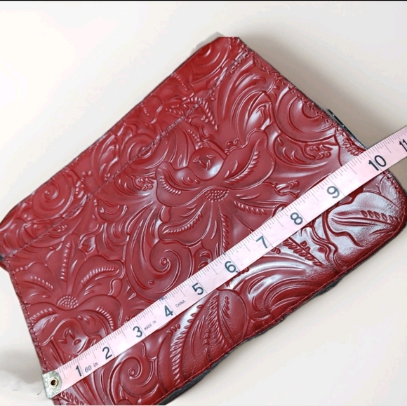 Patricia Nash Vallata Shoulder Bag In Tooled Magenta Leather W/Warranty P891244 - Picture 12 of 15